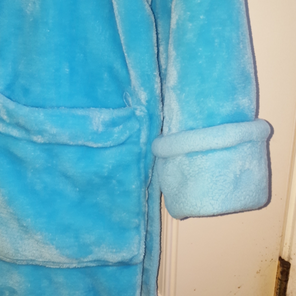 Bathrobe - Picture 9 of 12